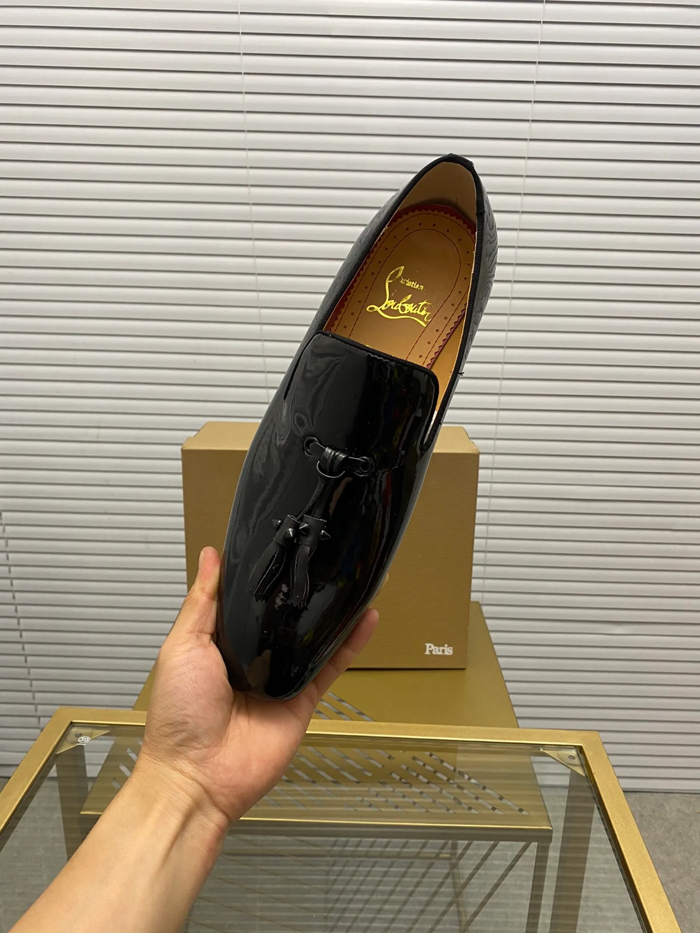Made to order. Ex-factory price 500. christian louboutin (CL red sole shoes) counter series, casual sneakers for couples 📢 📢 📢 Exclusive hot style release 🎈🎈💪 Movable latex feet 👻 Finished outsole line [Proud] 😝Female 35-40# Male 38#-46, global supply😝 [Top version]: Original imported genuine leather upper, top original leather lining, original molded TPU outsole, original 1:1 detail processing, original shoe last,
